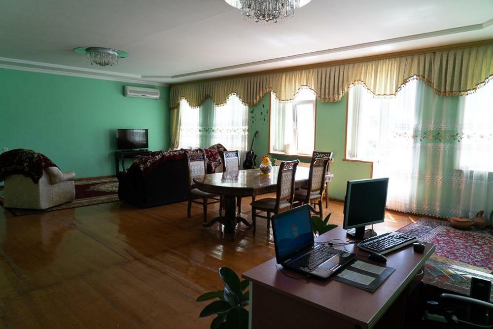 Khurma Hostel 간자 외부 사진